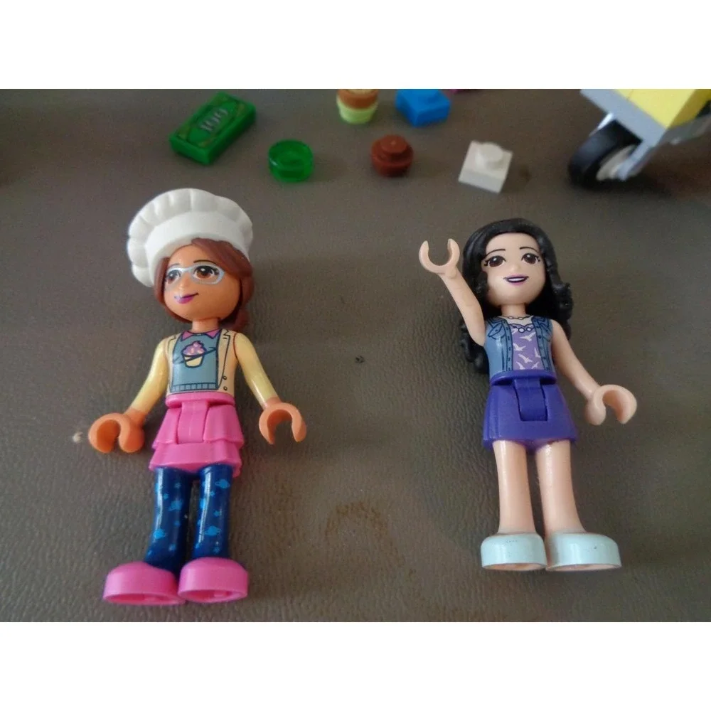 Lego 41366 Friends Olivia's Cupcake Cafe with 2 Minifigures